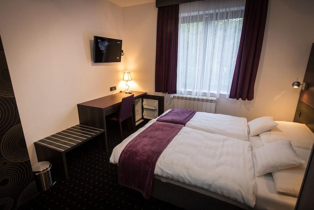 Log In Rooms Záhřeb Exteriér fotografie