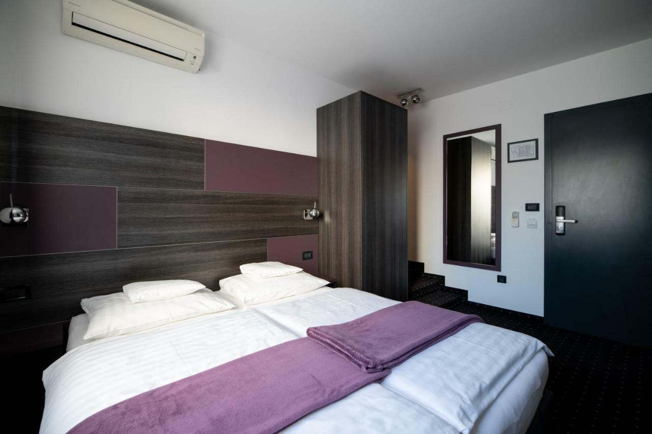 Log In Rooms Záhřeb Exteriér fotografie